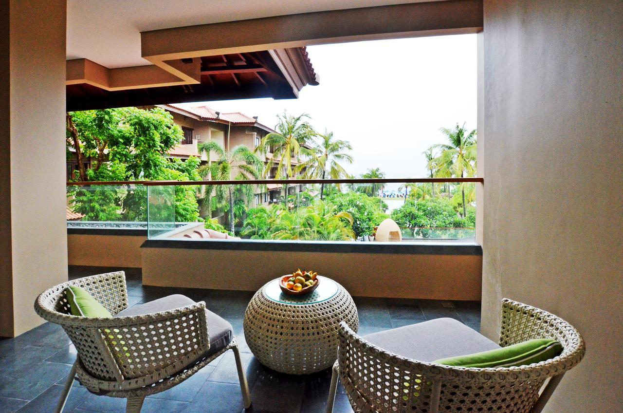Hotel Nikko Bali Benoa Beach Nusa Dua (Bali) Exterior foto A balcony at the hotel